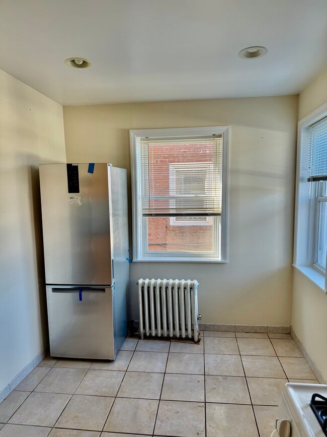 Building Photo - 66 Grant Ave