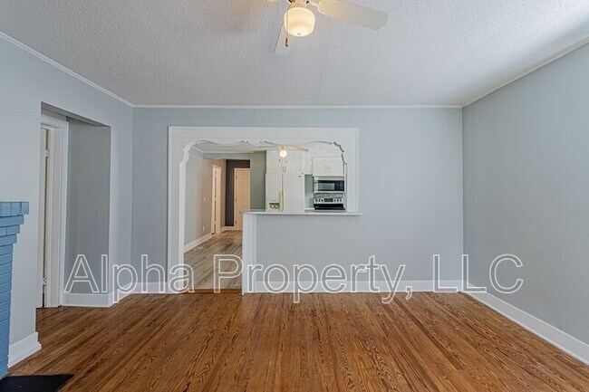 Building Photo - 407 Cedar Lane Rd