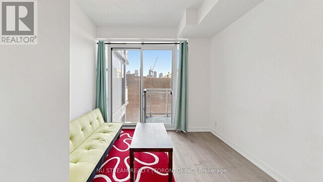Building Photo - 10 Willison Square
