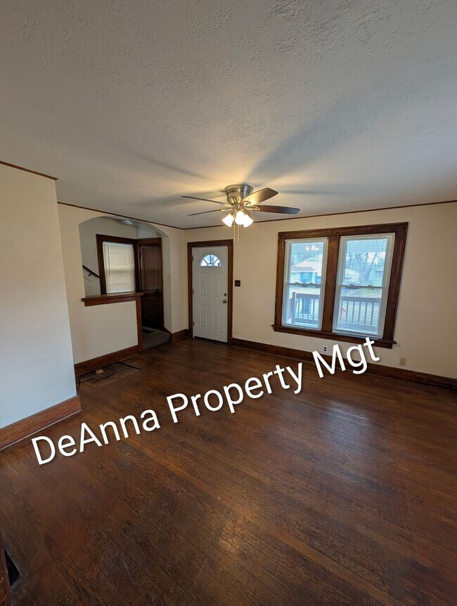 Foto del edificio - 3 bedroom Single Home Elyria