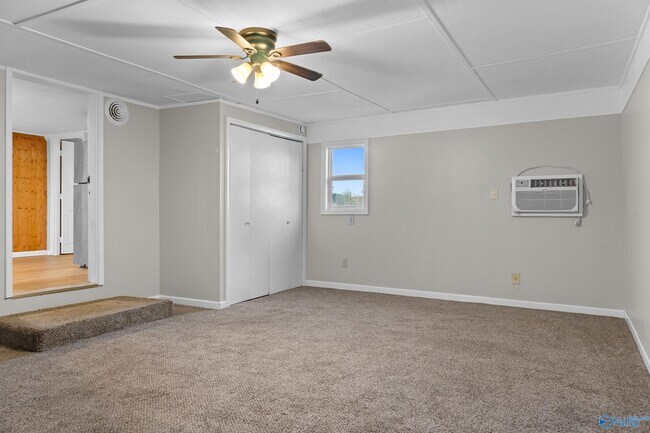 Building Photo - 1189 Cave Spring Rd