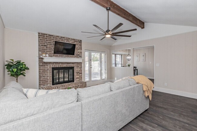 Building Photo - Heart of Keller 2022 Remodeled Home 3bed/2...