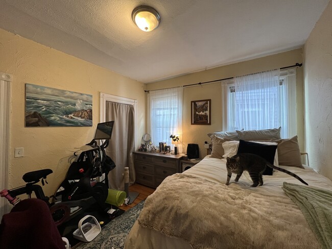 Foto del edificio - 379 Highland Ave