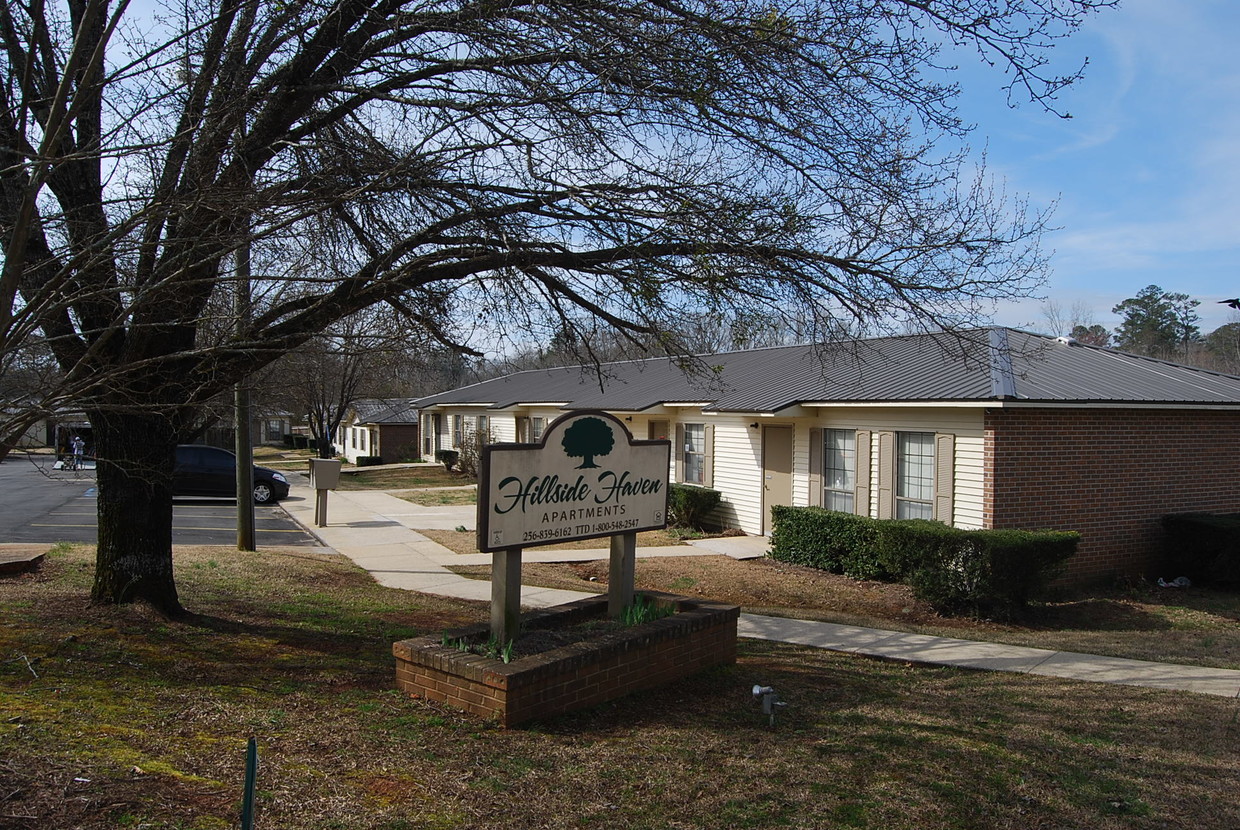 Building Photo - Hillside Haven