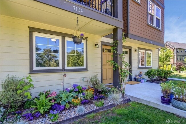 Foto del edificio - Modern 3bd/2.5ba Townhome in Beautiful Highpoint Community!