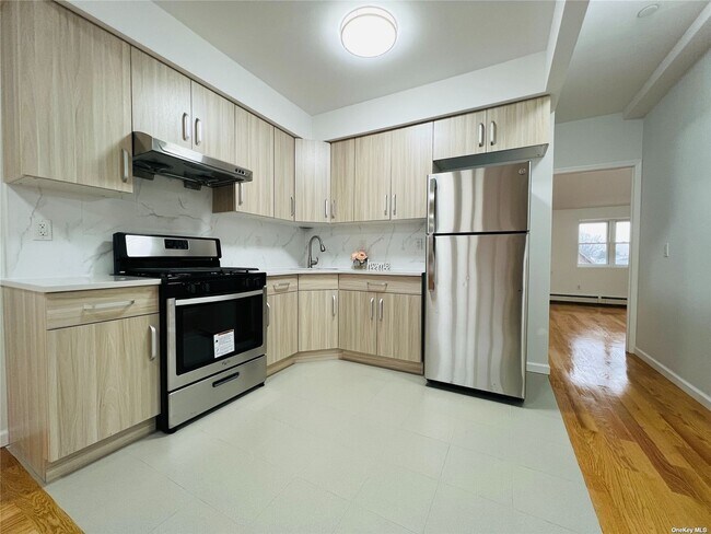 Foto del edificio - 61-13 165th St