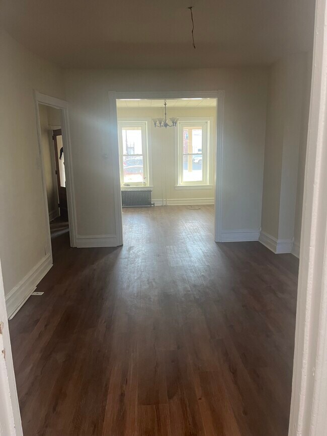 Sala de estar/comedor - 1131 W Court St