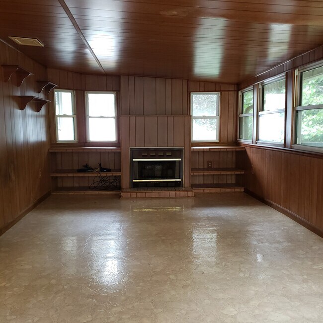 Building Photo - 32 Ormond Avenue