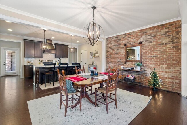Building Photo - 2468 Mimms Ln