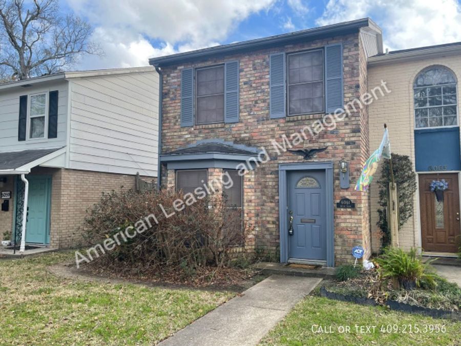 Primary Photo - Beautifully Updated 3/2.5 Townhome in Beau...