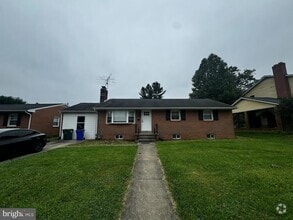 Building Photo - 704 Northside Dr