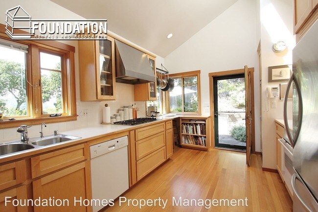 Foto del edificio - 3 br, 2.5 bath House - 45 Laurel Grove