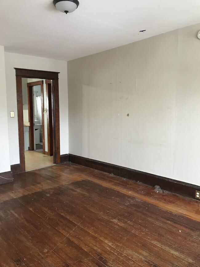 Building Photo - 48 Bradley