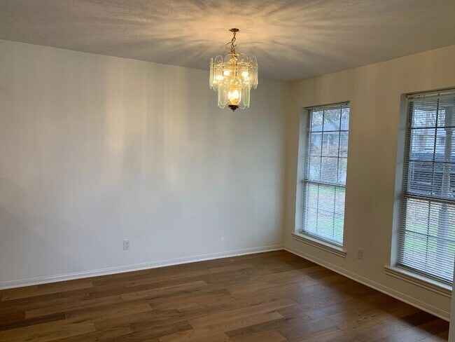 Foto del edificio - 300 Baber St