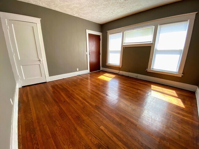 Foto del edificio - 1211 Bridge St NW