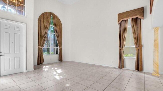 Foto del edificio - 4795 S Classical Blvd