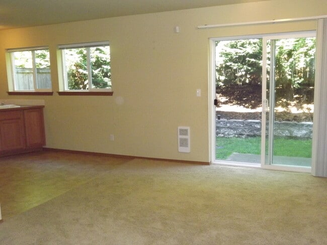 Building Photo - Spectacular 3 Bedroom Condo in "Alicia Meadows" - Puyallup!