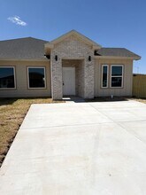 Building Photo - 680 Seminole Ln