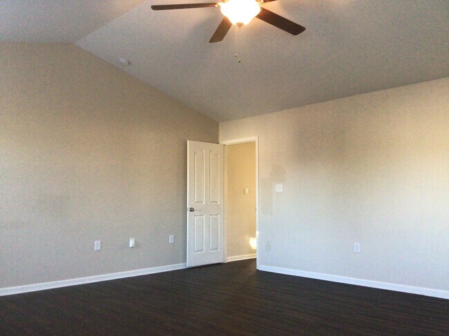 Building Photo - 14718 Watertrace Dr