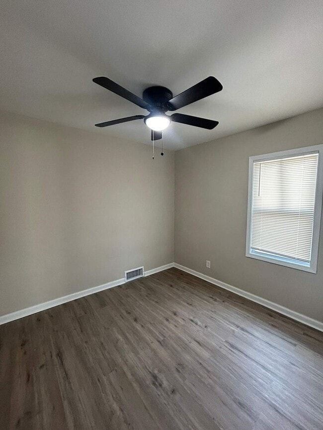 Foto del edificio - Fully Renovated 3-Bedroom Home – Move-In Ready for You!