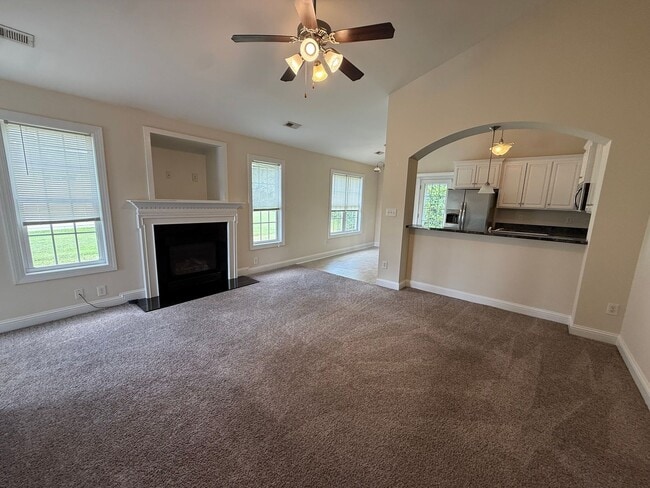 Building Photo - 4015 Huntsmoor Ln