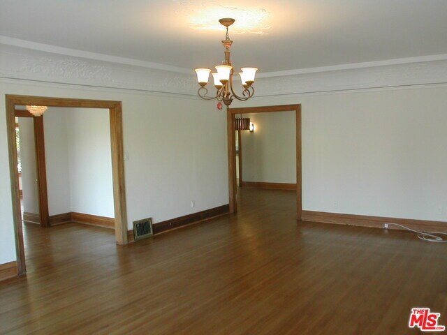 Foto del edificio - 857 S Sycamore Ave