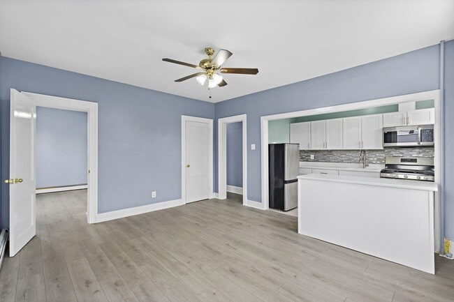 Building Photo - 209 Danforth Ave