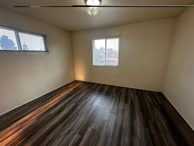 Building Photo - 811 Ash St
