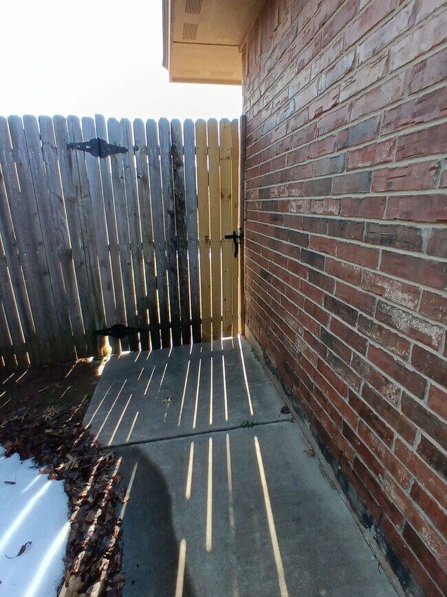 Building Photo - 2432 NW 197th St