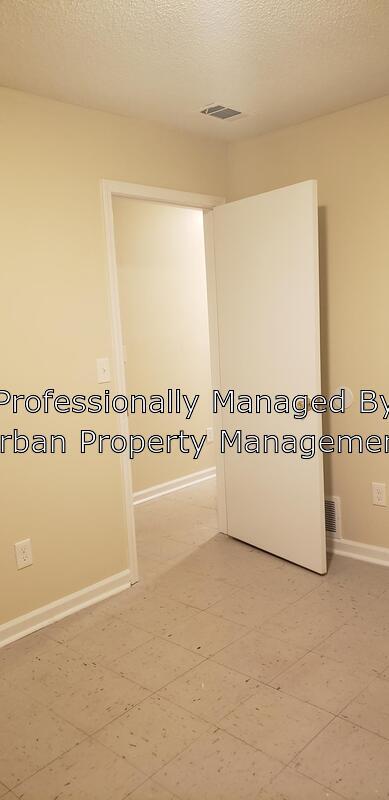 Building Photo - 1232 Capital Ave