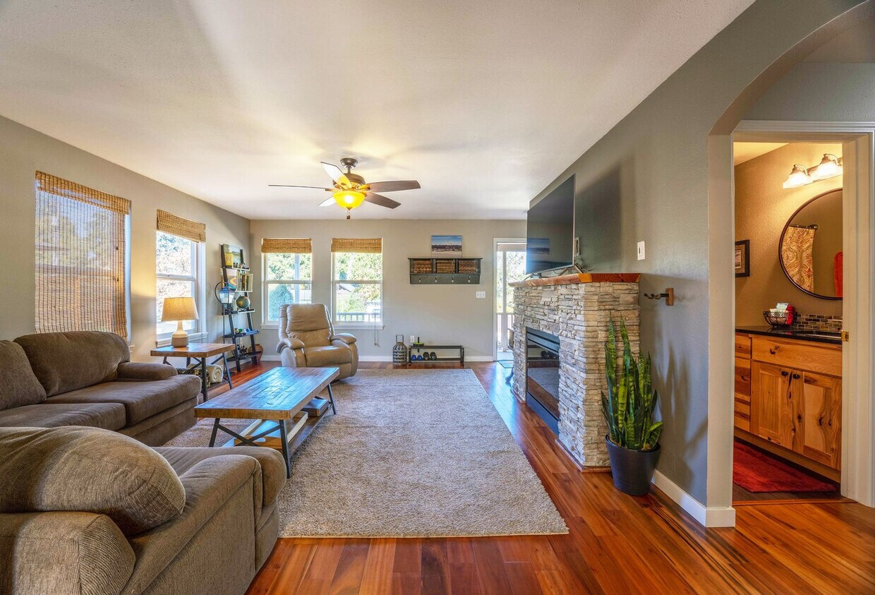 Foto principal - 815 Devon Ct