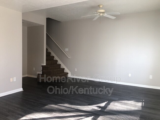 Foto del edificio - 5835 Albany Grove