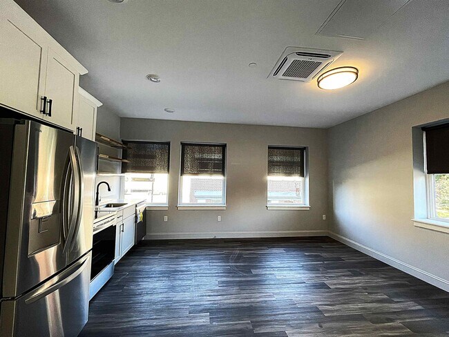 Building Photo - 25 Lowell St