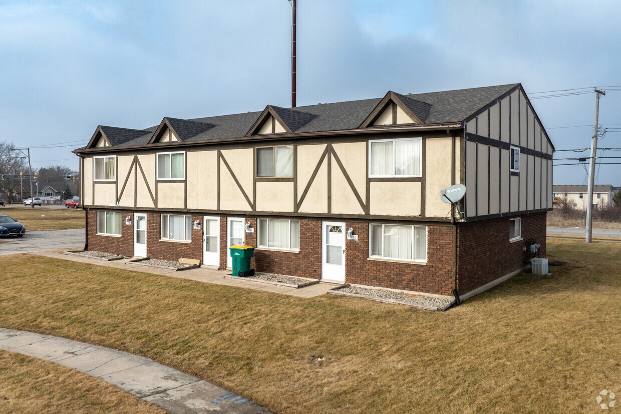 3766 W 73rd Pl - Merrillville 4 Plexes