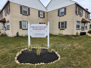 Building Photo - 201 W Youngs Ave