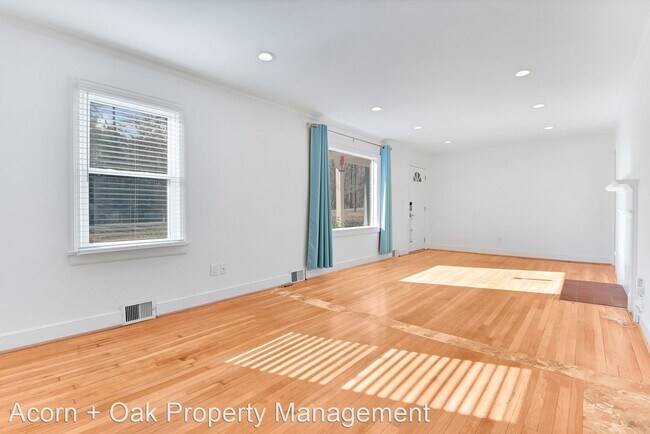 Foto del edificio - 3 br, 1 bath House - 124 Windsor Circle