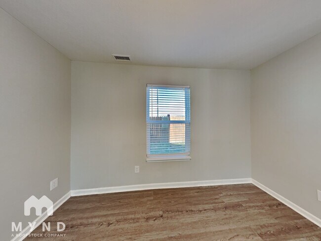 Foto del edificio - 2895 Beethoven Ave