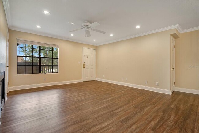 Foto del edificio - 370 Lake Placid Ct