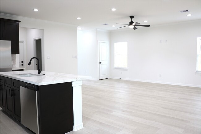 Foto del edificio - 16602 Bonnie Sean Dr