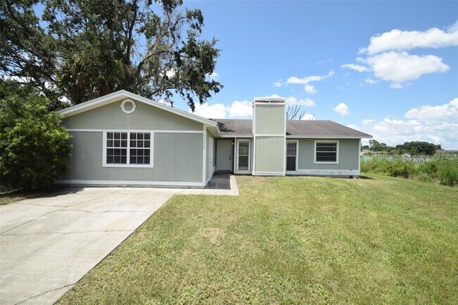 Foto del edificio - 1204 Honeytree Ln W