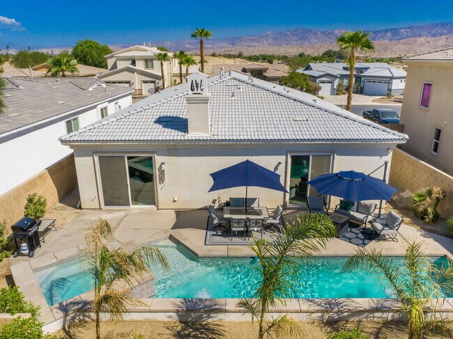 Building Photo - 79165 Olite Ct