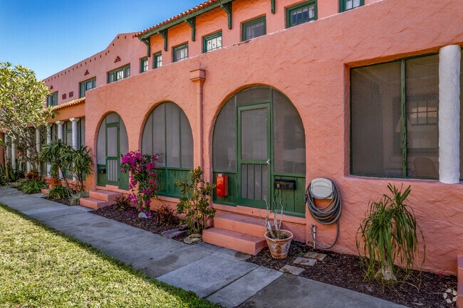 Building Photo - Spanish Oaks Apartments