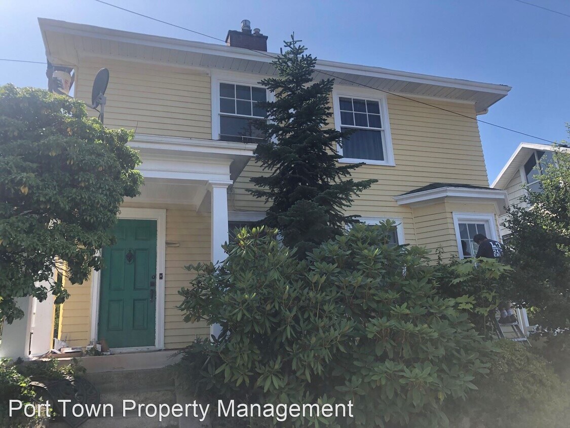 Primary Photo - 4 br, 2.5 bath House - 997 16th Street