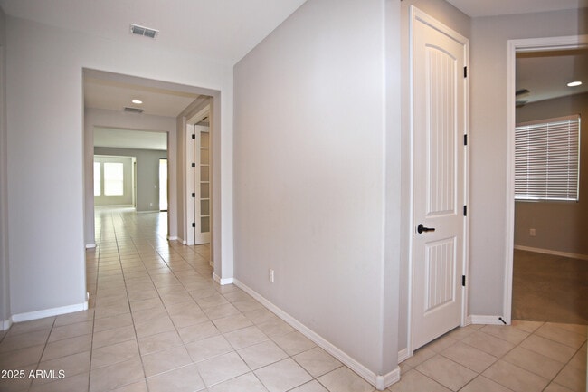 Building Photo - 7013 W Bajada Rd