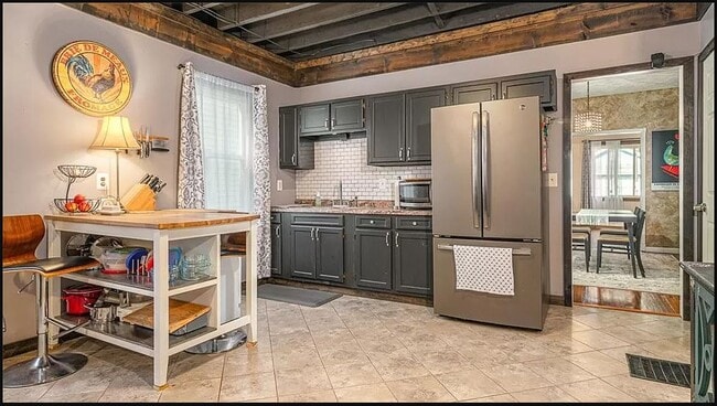 Kitchen - 16 Oakland St