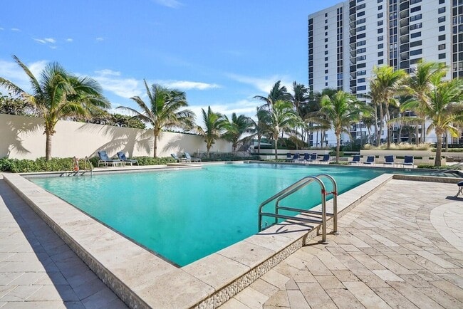 Building Photo - 5380 N Ocean Dr