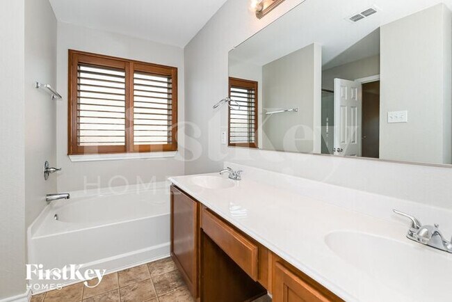 Foto del edificio - 204 Troy Ln