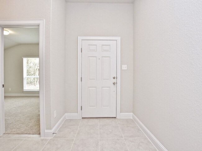 Building Photo - 3 BR/2 BA - 1554 SF Home in LAGO VISTA!!!