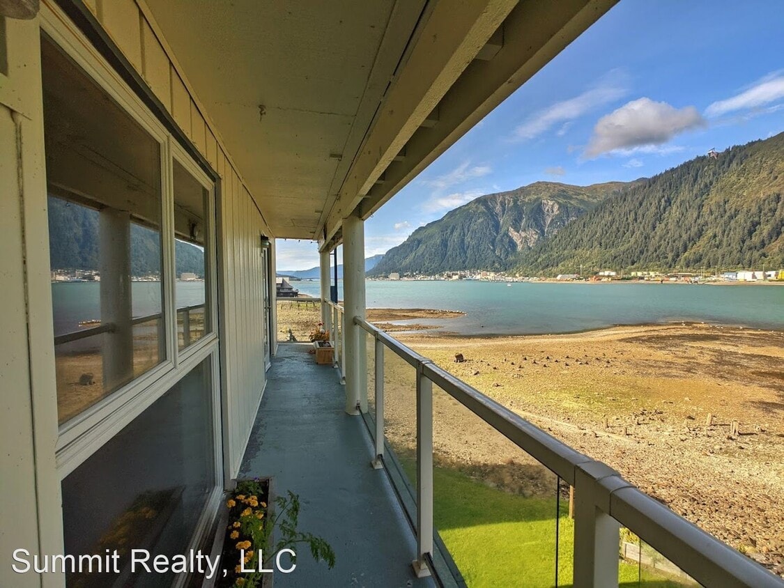 2 br, 2 bath House 900 1st St, Unit 11 House Rental in Juneau, AK