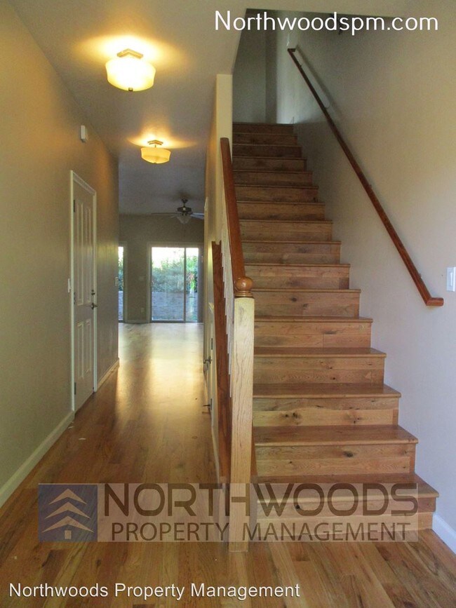 Building Photo - 2 br, 2.5 bath House - 131 Eagle Trace Dr.